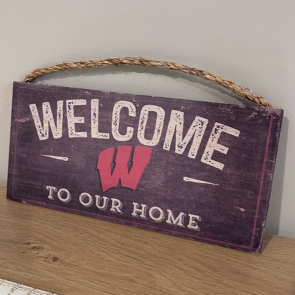Badger Welcome Sign with Red Accent